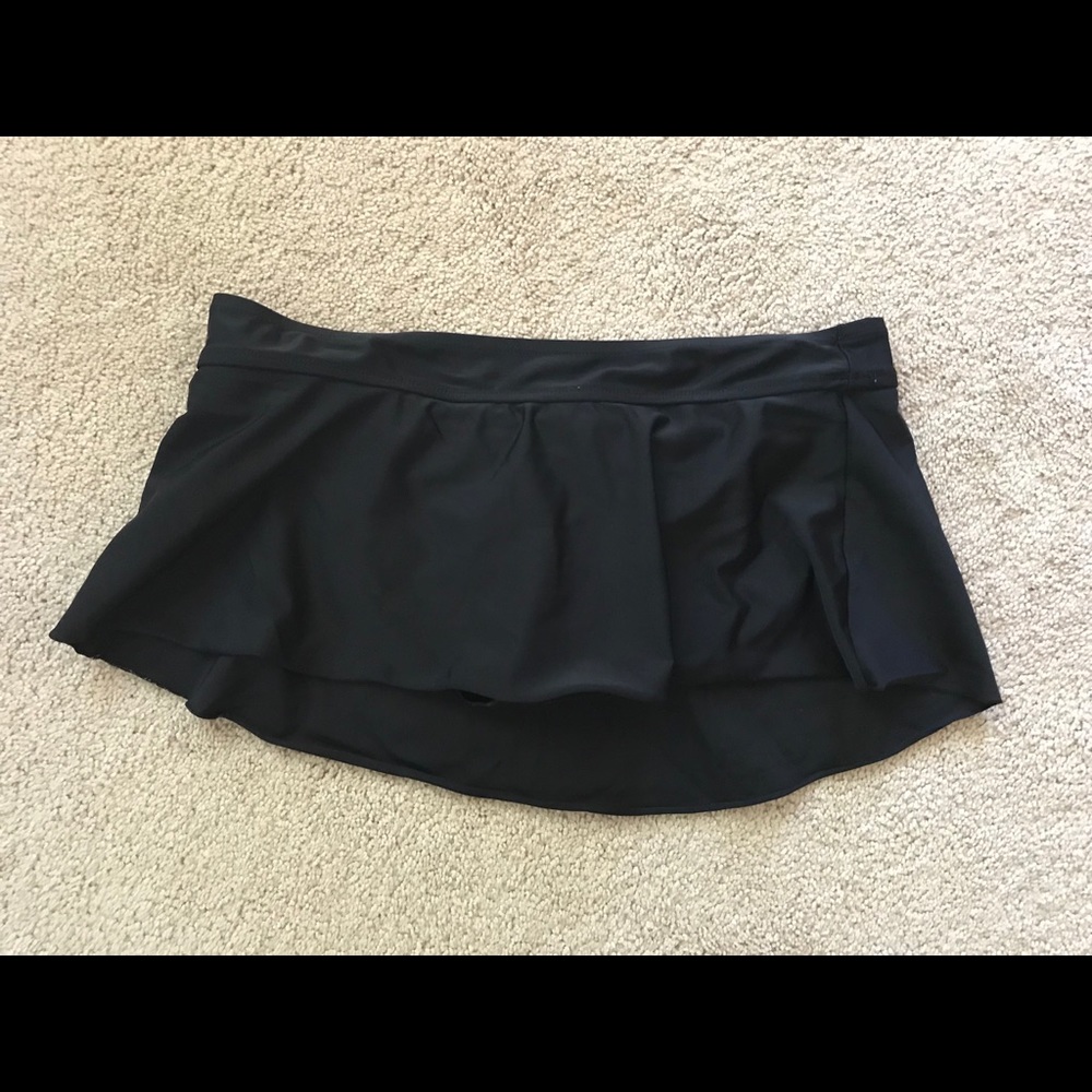 *Final Sale* EUC Merona Swim Skirt, Black